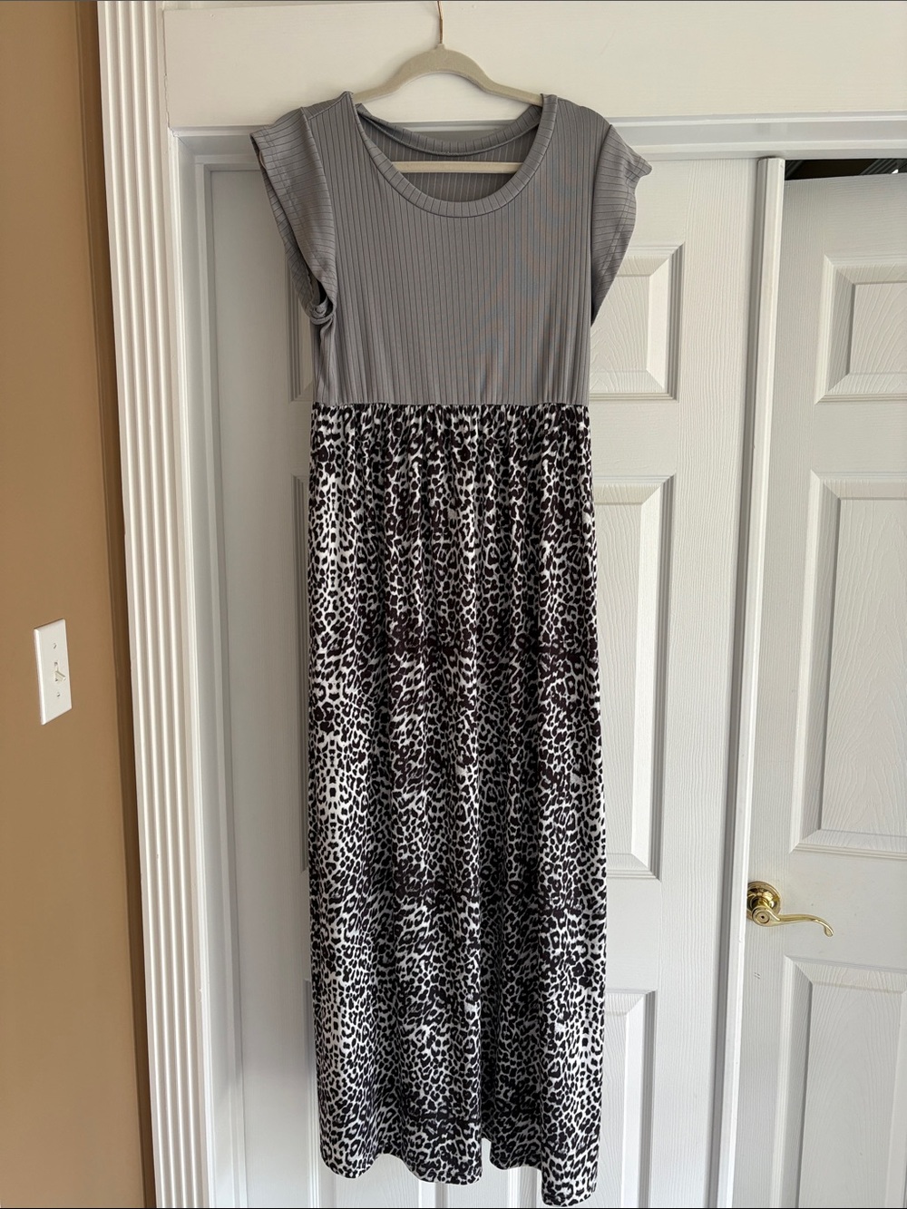Gray Ribbed Top Maxi Dress with Black & White Leopard Skirt with pockets
